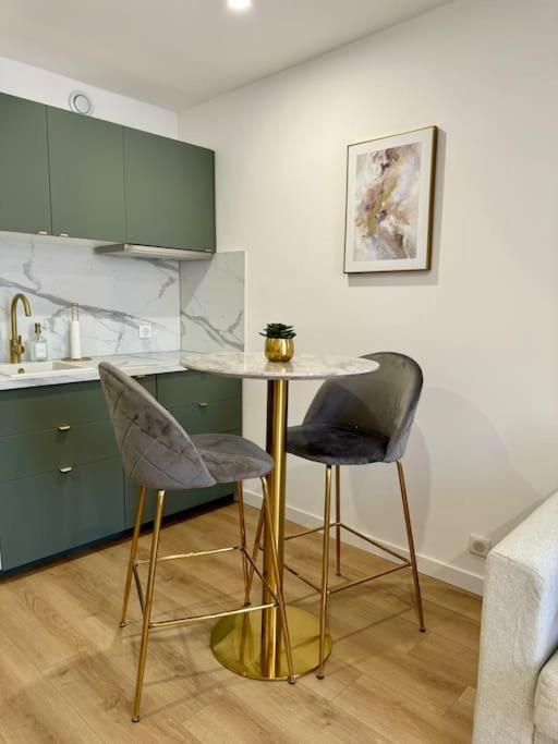 Au Golden Duplex - Centre - Clim - Parking Apartment Narbonne Exterior photo